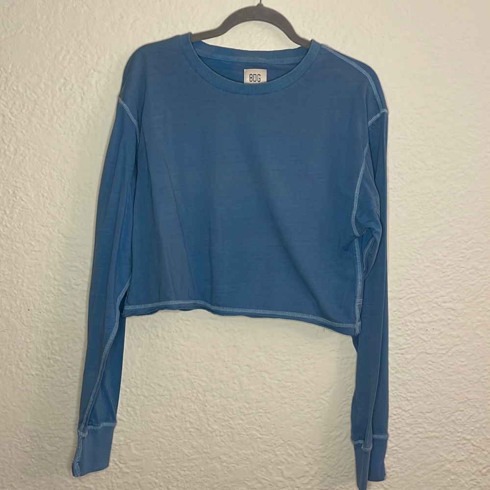 Urban outfitters blue long sleeve cropped top
